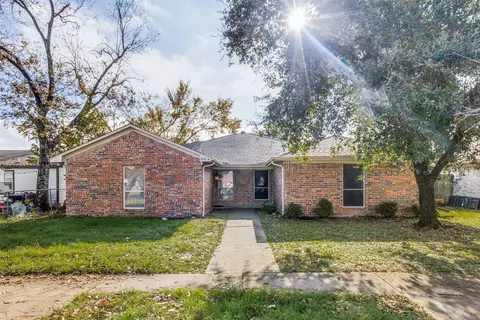 404 N Center St #A & B, Forney, TX 75126