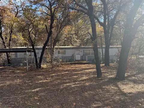 131 Kelly Ct, Azle, TX 76020