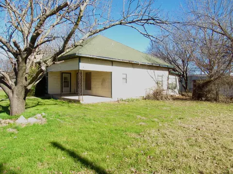 202 Gandy St, Lipan, TX 76462