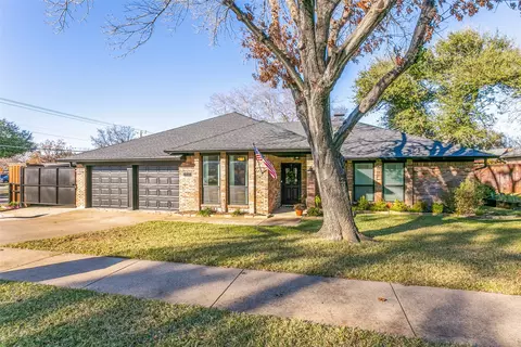 1201 Medford Dr, Bedford, TX 76021