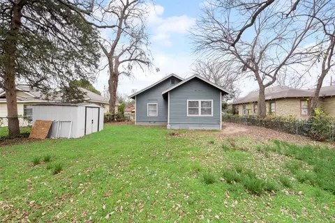 Exterior - 3238 Spring Ave, Dallas, TX 75215 photo 4 of 6