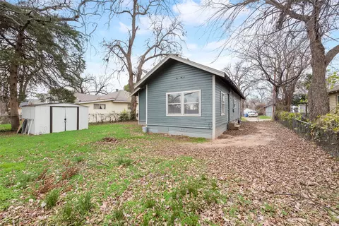 Exterior - 3238 Spring Ave, Dallas, TX 75215 photo 5 of 6