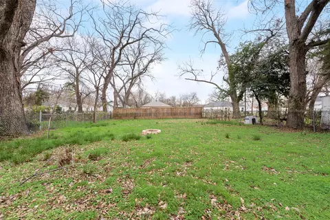 Exterior - 3238 Spring Ave, Dallas, TX 75215 photo 6 of 6