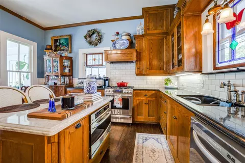 Kitchen - 205 Johnson St, Terrell, TX 75160 photo 3 of 3