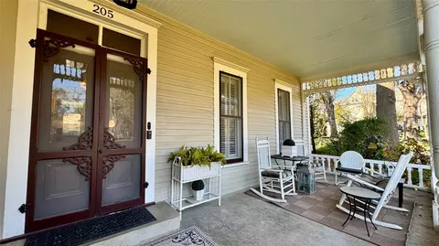 Exterior - 205 Johnson St, Terrell, TX 75160 photo 4 of 9