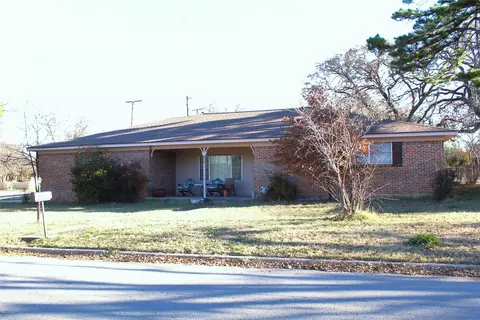 899 N Charlotte Ave, Stephenville, TX 76401