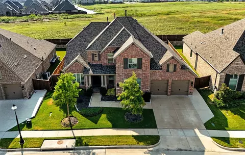 1521 Cedar Berry Dr, Aubrey, TX 76227