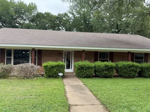 504 Cedar St, Mineral Wells, TX 76067