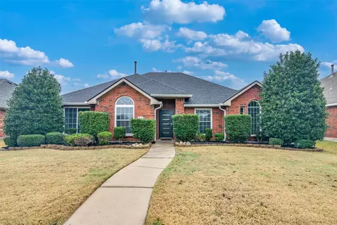 8114 Munich Dr, Rowlett, TX 75089
