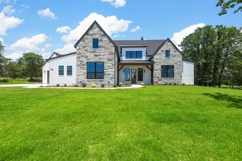4000 Conejo Ct, Poolville, TX 76487