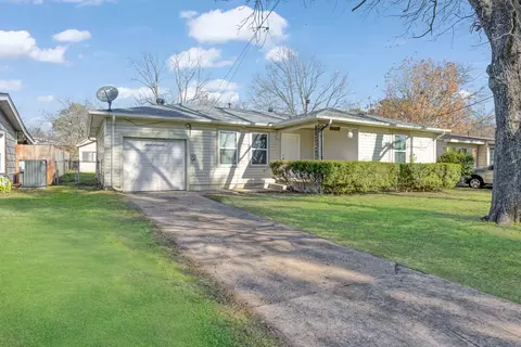 2407 Sunset St, Denison, TX 75020