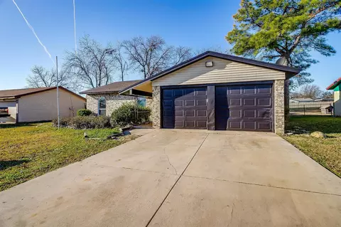 633 Windsor Dr, Everman, TX 76140