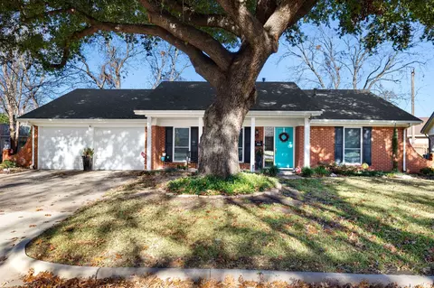 7233 Green Meadow Dr, North Richland Hills, TX 76180