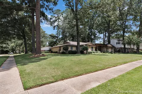 547 Dunmoreland Dr, Shreveport, LA 71106