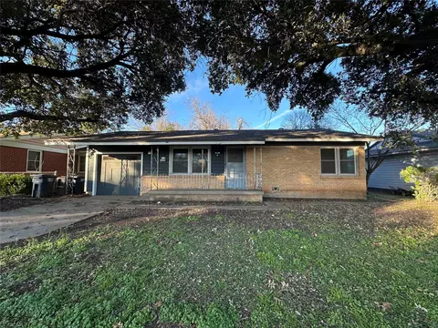 809 E Hammond St, Fort Worth, TX 76115