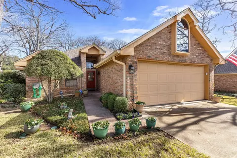 4729 Silver Oak Ln, Arlington, TX 76017