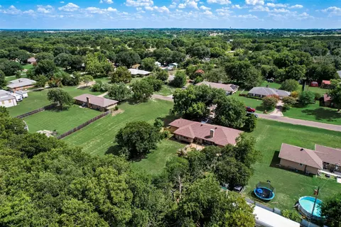 124 Southridge St, Red Oak, TX 75154