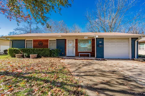 319 Phillip St, Mesquite, TX 75149