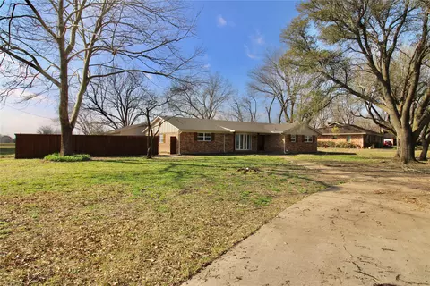 401 Brookside Rd, Waxahachie, TX 75167