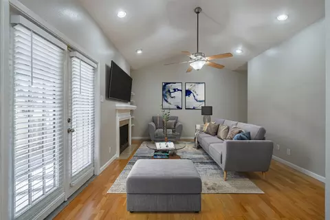 8601 Park Ln #224, Dallas, TX 75231