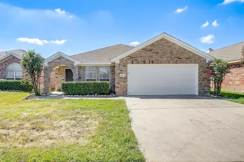9074 Rushing River Dr, Fort Worth, TX 76118