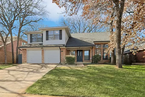 4502 Amesbury Cir, Grapevine, TX 76051