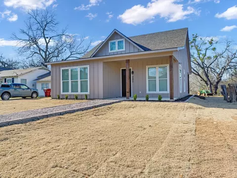 202 S Branch St, Bells, TX 75414