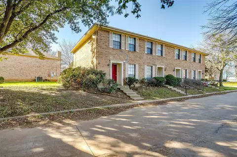 7310 Kingswood Cir, Fort Worth, TX 76133