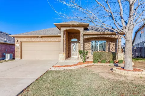 9141 Liberty Crossing Dr, Fort Worth, TX 76131