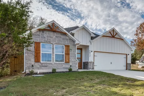 5812 Black Pine Cir, Granbury, TX 76048