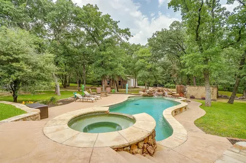 2716 Windsor Oaks Ln, Cleburne, TX 76031