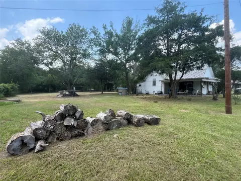 672 County Road 2033, Klondike, TX 75448
