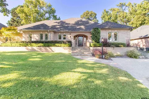 1421 Holly Creek Dr, Tyler, TX 75703