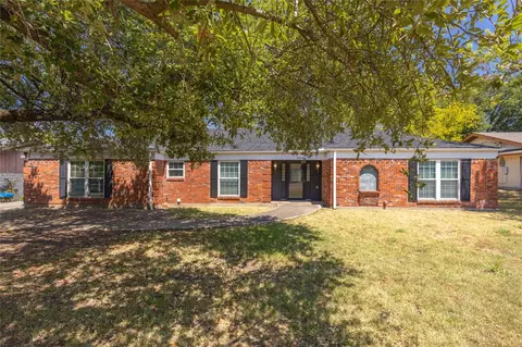 2304 Royal Ln, Greenville, TX 75402