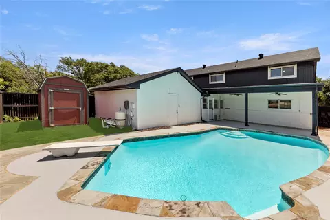 1039 Boston Blvd, Bedford, TX 76022