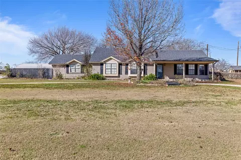 109 Bluebonnet Dr, Decatur, TX 76234