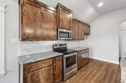 924 Sam St, Springtown, TX 76082 photo 8