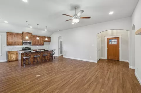 924 Sam St, Springtown, TX 76082 photo 5