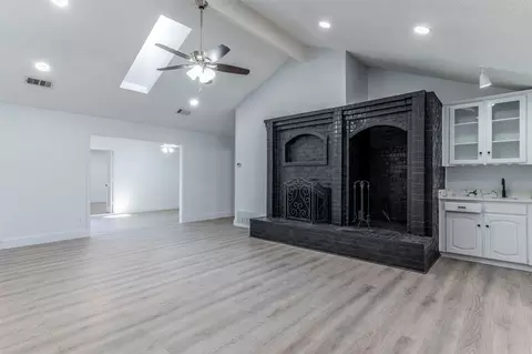 6209 Monterrey Dr, Fort Worth, TX 76112