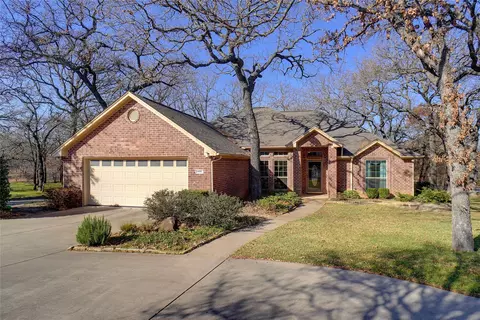 408 Hastings Dr, Runaway Bay, TX 76426