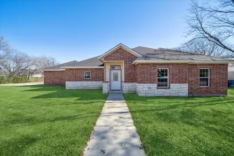 202 S Nash St, Kaufman, TX 75142