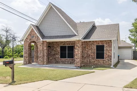 978 E Pulaski St, Fort Worth, TX 76104