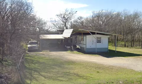 830 Lois Cir, Granbury, TX 76049
