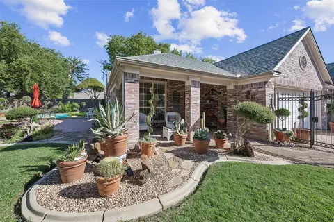 2428 Aberdeen Dr, Bedford, TX 76021