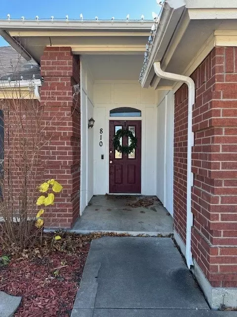810 Fondren Dr, Arlington, TX 76001