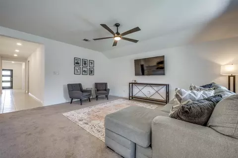 Entry Way - 5124 Unity Dr, Denton, TX 76207 photo 3 of 5