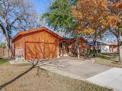 602 Clebud Dr, Euless, TX 76040 photo 2