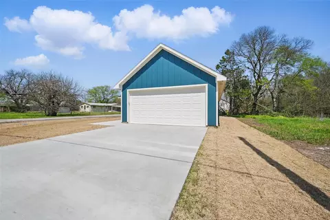404 E Locust, Leonard, TX 75452