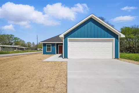 Exterior - 404 E Locust, Leonard, TX 75452 photo 2 of 5