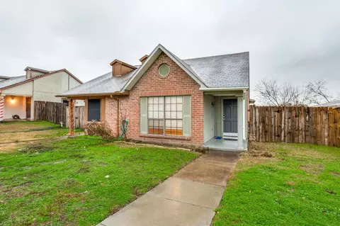 6041 Dooley Dr, The Colony, TX 75056